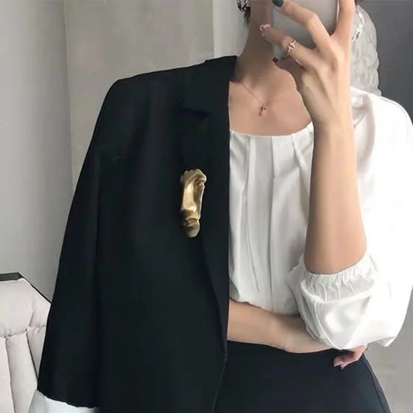 

European and American Baroque fashion face metal retro brooch wild personality fashion accessories 965