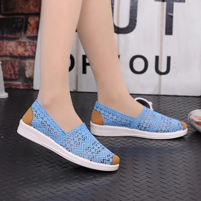 2017 New good quality Women Shoes Spring Summer Soft Insole Ladies Flat Shoes Causal Lace Shoes Slip On Mother Shoes 