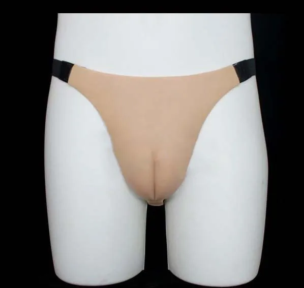 İç Çamaşırında Çılgınlık Bitmiyor: Kıyafet Altından Vajinayı Deve Toynağı Gibi Gösteren Külot 2