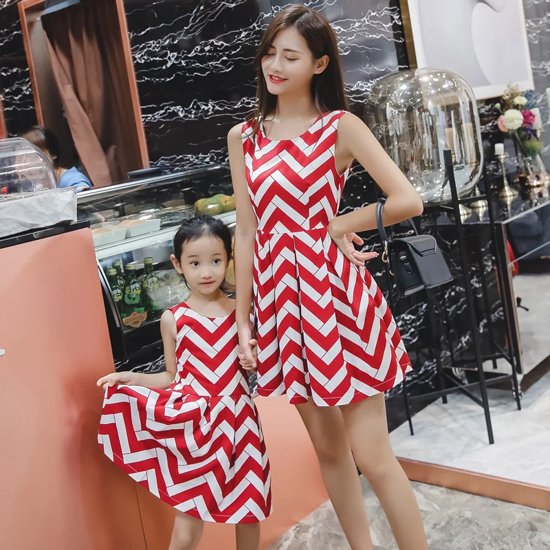 

2019 Summer Mother and Daughter Dresses Fashion Striped Casual Mother and Baby Girl Matches Clothes Sleeveless Mom Dresses