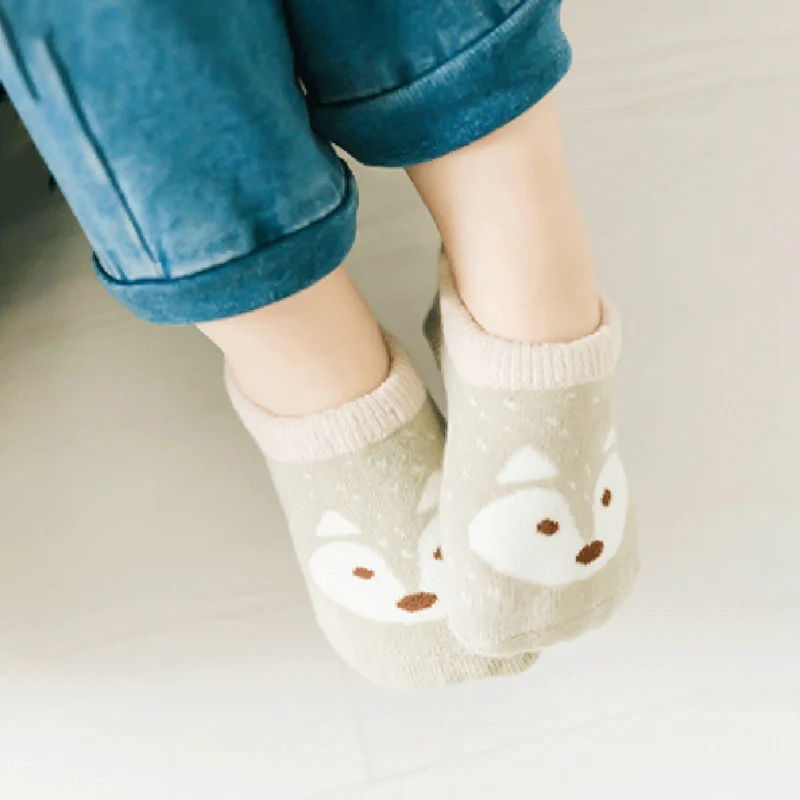 Хлопковые носки для маленьких мальчиков и девочек, нескользящие носки-тапочки с резиновой подошвой, Детские осенне-зимние носки с принтом «животные из мультфильмов лиса» для детей 1-8 лет