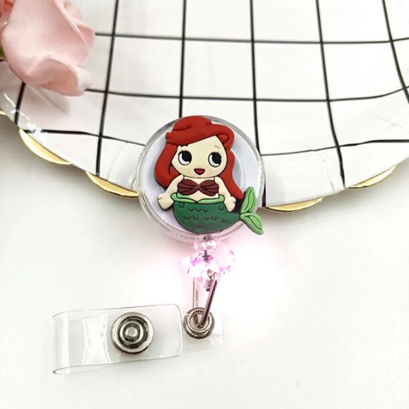 

Hot Sales 1 Piece Soft Silicone Retractable Nurse Badge Reel Clip Cartoon Captain Candy cat Rainbow ID Card Badge Holder
