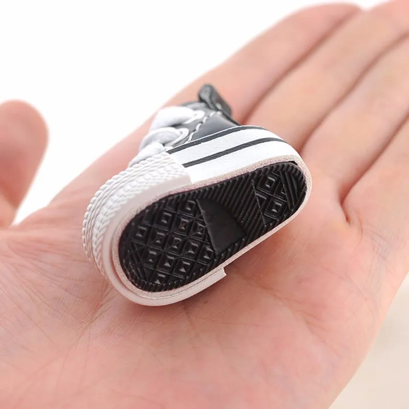 DOLL SHOES  (8)