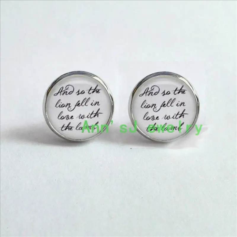 

ES-00218 1Pair eardrops Twilight 'And so the lion fell in love with the lamb' Edward stud earrings Cullen Quote Glass Cabochon