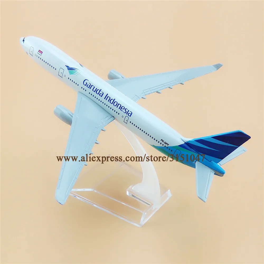 

Air Garuda Indonesia Airlines Airbus 330 A330 Airways Airplane Model Alloy Metal Model Plane Diecast Aircraft 16cm Gift