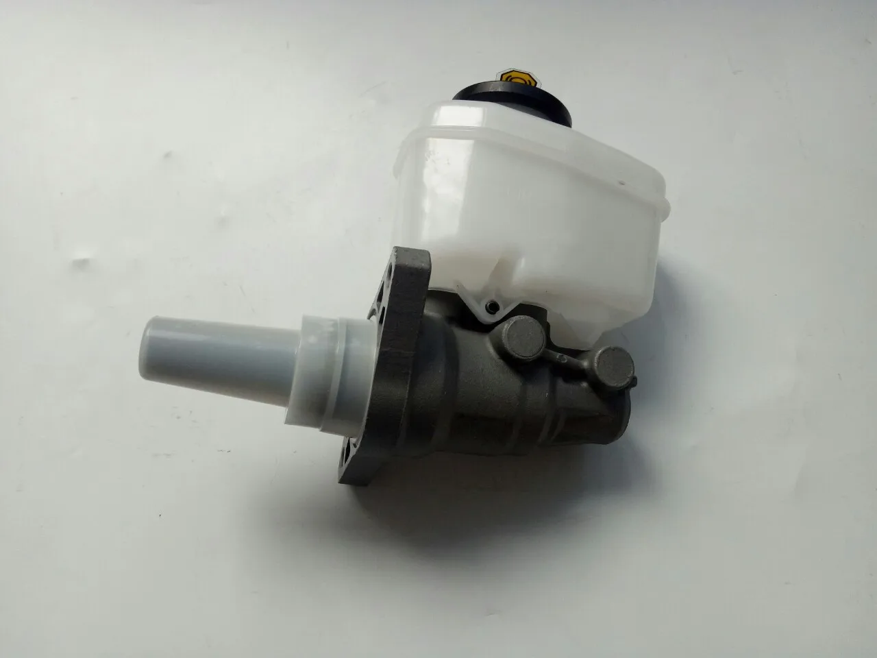

Brake Master Cylinder For Toyota Land Cruiser Prado RHD RZJ120 2002- #47028-60030