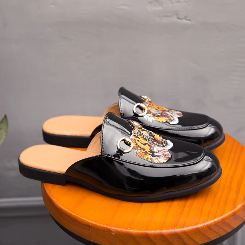 

Macvise Summer Men Slippers Luxury Brand Male Leather Flip Flops Animal Printing Vintage Casual Non-slide Zapatos Shoes