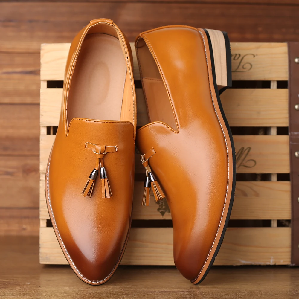 Роскошные брендовые кожаные туфли с кисточками; мужские свадебные туфли градиентных цветов с острым носком; мужские дизайнерские туфли на плоской подошве размера плюс; лоферы - Цвет: yellow