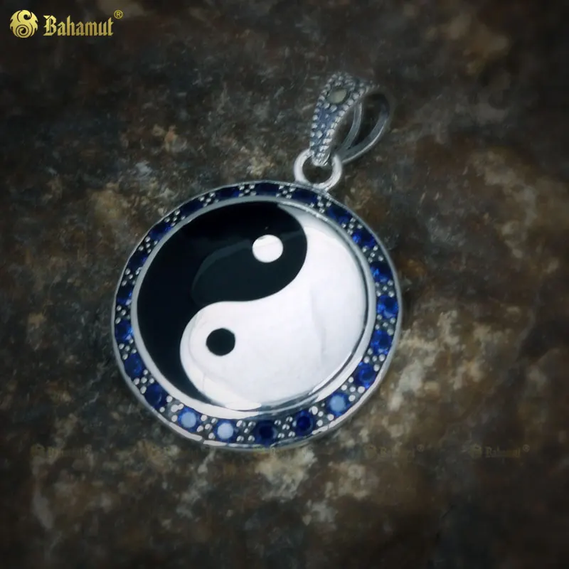 золотые украшения с символом инь ян. инь янь астрахань. He. тату инь янь. инь янь аватар.