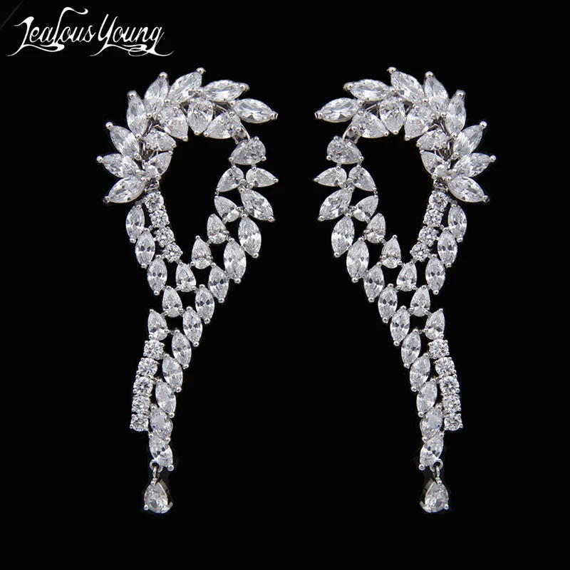 

New Arrival Leaf Stud Earrings For Women White Zircon Unique Design Brand Earrings Fashion Jewelry Party Fashion Jewelry AE109