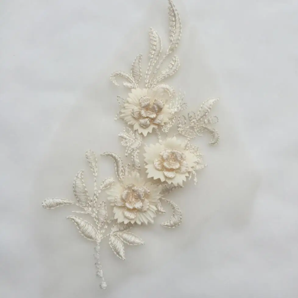 

1PCS Embroidered White Pink Sequins Bridal Dress Flower Floral Leaves Patches Sew Appliques For Clothes Dress Decoration