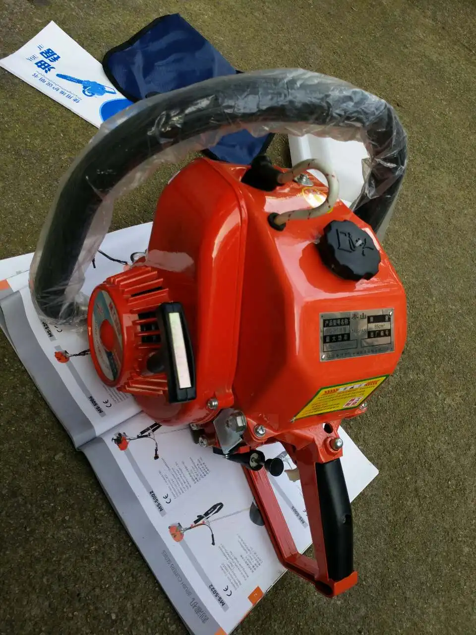 

Factory made 78.5cc 7800 chainsaw with 20" guide bar and saw chain good quality