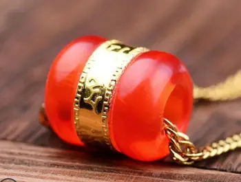 

beautiful red green bead Male and female couple pendant necklace