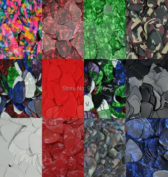 

Lots of 100 pcs New Heavy 0.96mm Guitar Picks Plectrums Celluloid Assorted colors