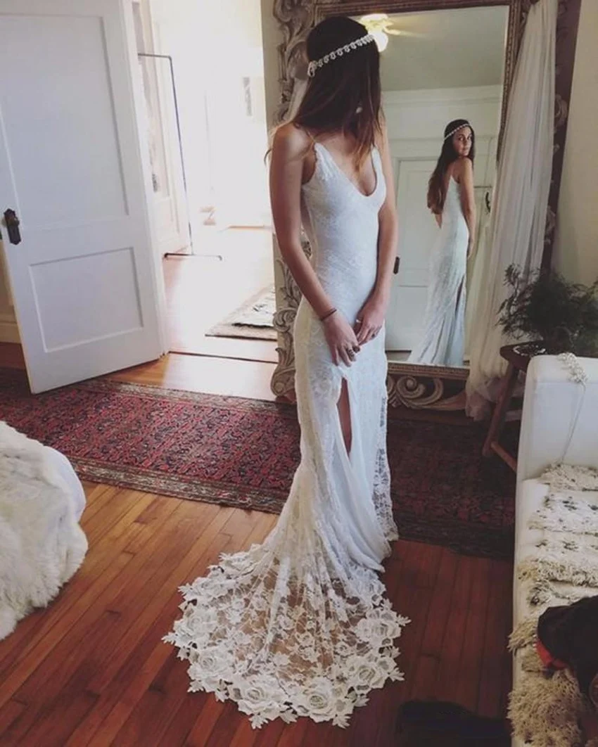 

2019 Sexy Boho Lace Beach Wedding Dress V Neck Spaghetti Straps High Slit Bohemian Wedding Dresses Backless Robe De Mariage