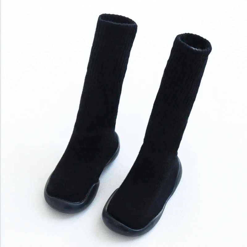 Теплые носки высокого качества для маленьких мальчиков и девочек; Гольфы с резиновой подошвой; дышащие удобные черные носки для младенцев; носки-Тапочки