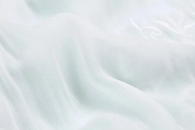 2377641242_1900778723