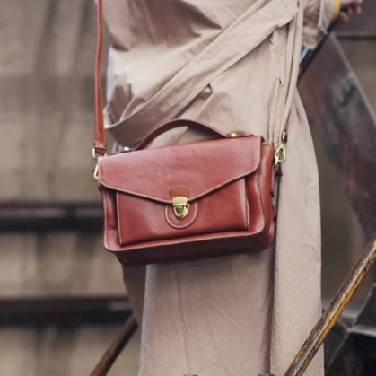 AETOO Leather shoulder bag, retro on the new small square bag, hundred envelopes ancient feeling girl crossbody bag