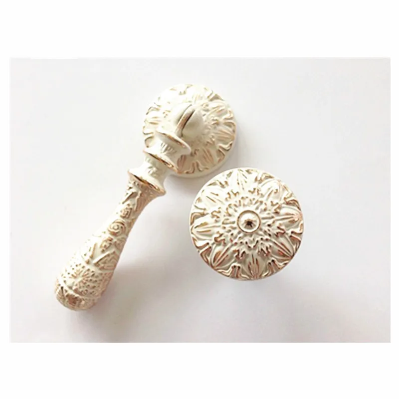 

Single hole Drawer Knobs and Pulls ivory white Classic Kitchen Cupboard Wardrobe Furniture Door small pendant Handles and Knobs