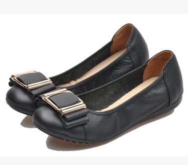 Высококачественные балетки из натуральной кожи; женская обувь на плоской подошве; повседневная обувь с металлическим украшением; Модные женские лоферы; США 10,5 - Цвет: black