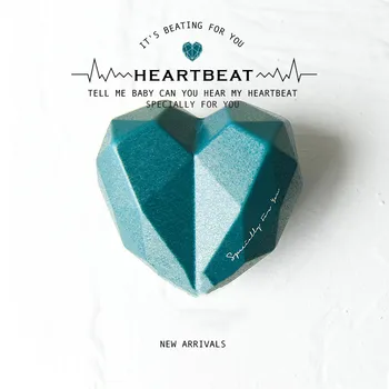 

Creative Love Heart Pattern Wedding Candy Boxes Portable Gift Cases Metal Chocolate Containers Favors Gifts Supplies Tablewares