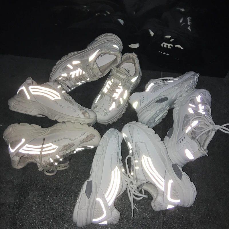

Korean version of the wild reflective students with small white shoes fashion casual mesh breathable running shoes.
