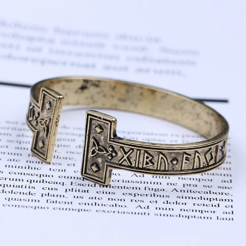 viking bracelet (1)