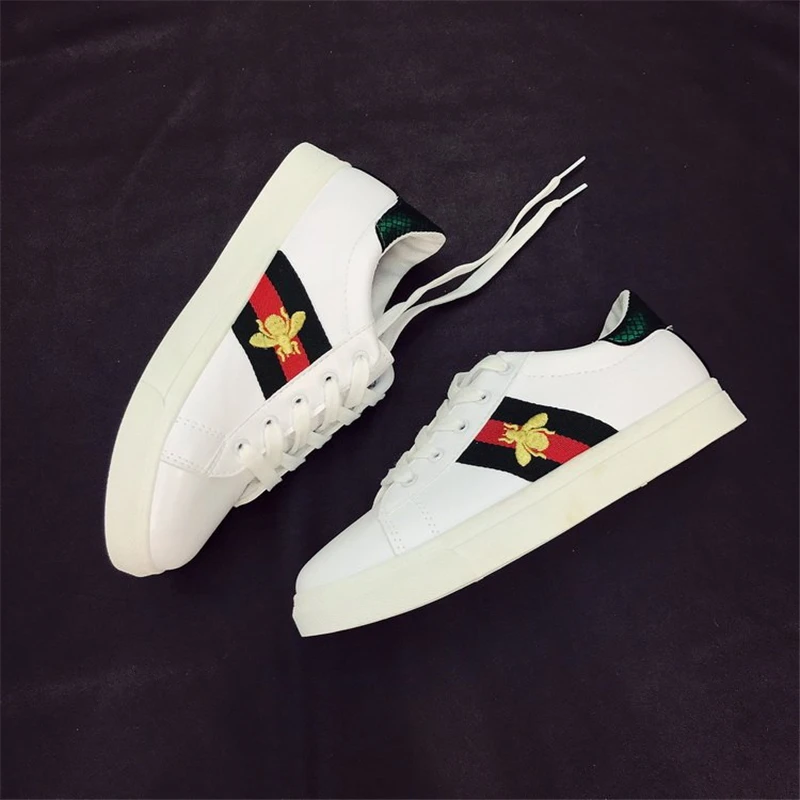 

2019 Female Models Bee Small White Shoes Cross Straps Women's Shoes New Fashion Women's Sports Shoes Shallow Mouth Single Shoes