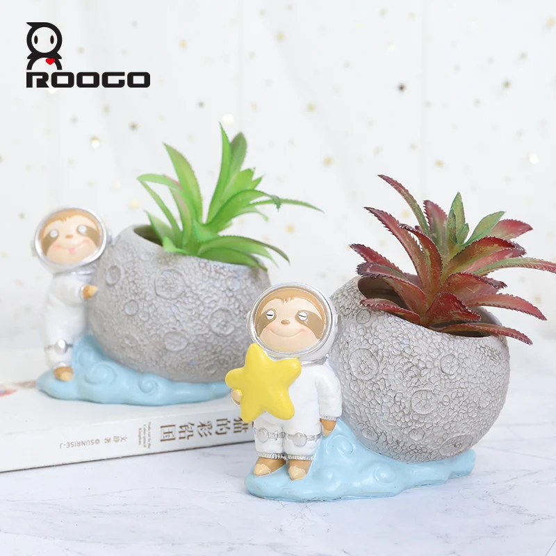 

Roogo Small Flower Pot Outdoor Mini Resin Garden Plant Pot Indoor with Drainage Succulent Pots Multi Home Decoration Figurines