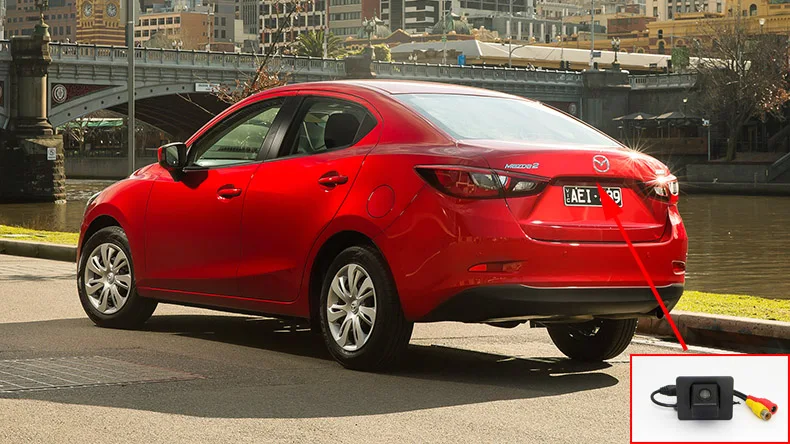 mazda2_sedan_10