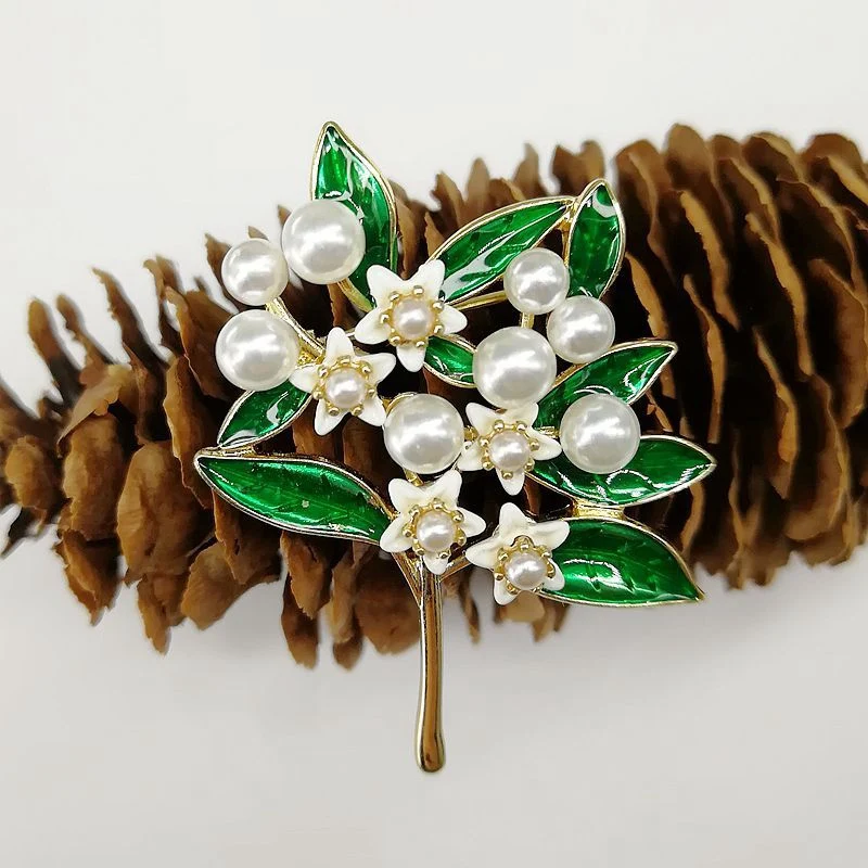 

Rhinestone Gardenia Flower Brooches For Women Crystal Alloy Brooch Jewelry Wedding Gifts Flower Brooch Decoration