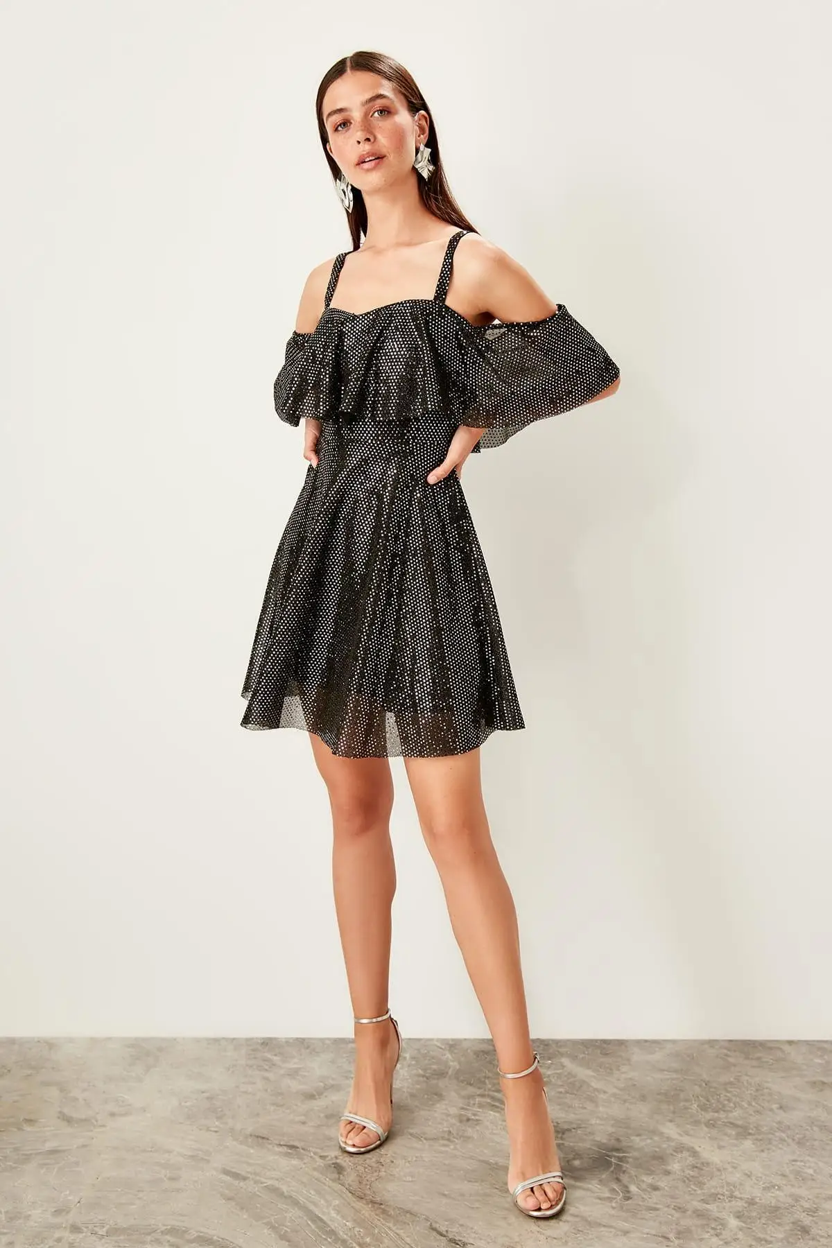 

Trendyol Black Flounces Dress TPRSS19EL0030