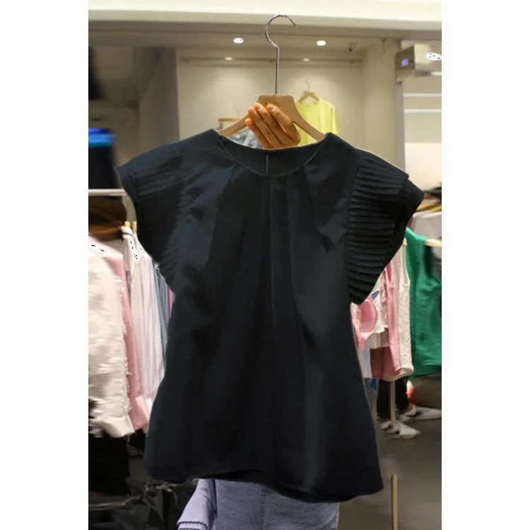 

Hot Sale Women 2019 Summer New O-Neck Pleated White Casual Shirts Short Fashion Petal Sleeve Solid Blouse Sweet Loose Tops