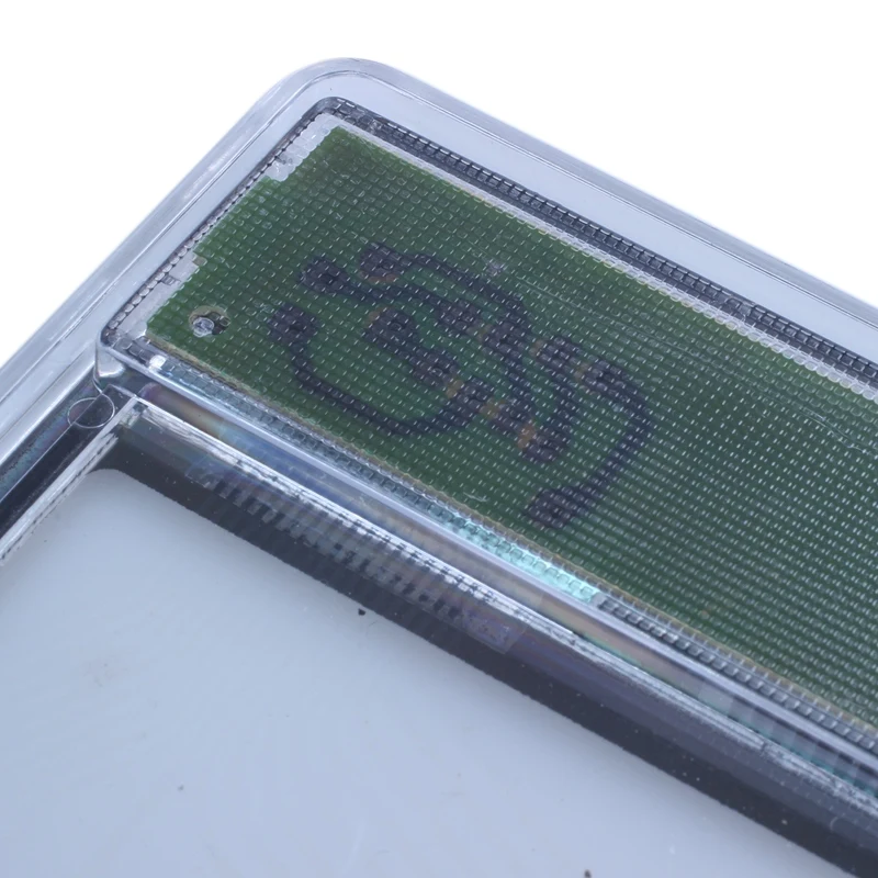 Сенсорный экран и прозрачный калькулятор на солнечных батареях