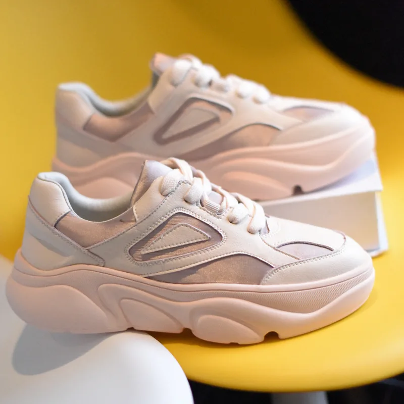 

Leather white shoes female 2019 spring new muffin thick bottom increased pink shoes casual wild tide shoes.