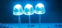 100 шт. соломенная шляпа 5 мм Ice синий светодиод Диэлектрические шайбы