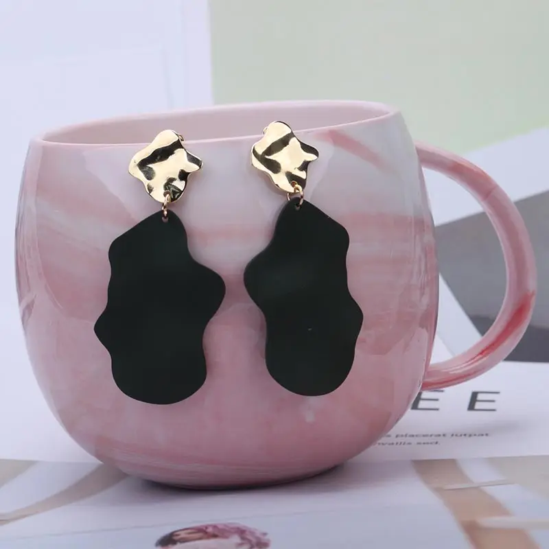 

Irregular Metal Earrings Ethnic Statement Earrings for Women Korea Exaggerated Personality Alloy Irregular Black Earring EB393