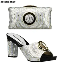 Итальянская женская обувь и сумочка в африканском стиле серебристого цвета; комплект из туфель и сумочки в африканском стиле; итальянская