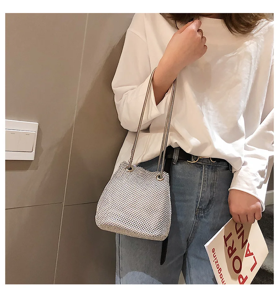 

Luxury Chains Rhinestone Bucket Bags for Women's Shoulder Bags Crystal Diamonds Messenger Bag Ladies Clutch Handbags Party Pouch