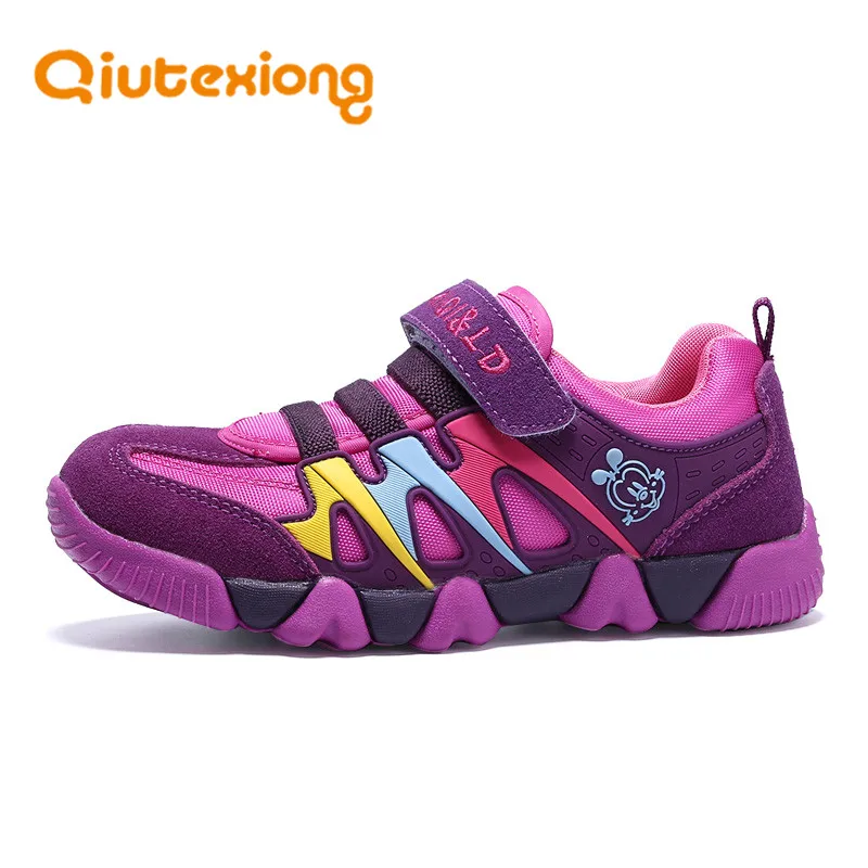Qiutexiong جدي رياضة الفتيات الفتيان أحذية الأطفال والأحذية والجلود للمدرسة أطفال أحذية الرياضة الاحذية تنفس الأحذية