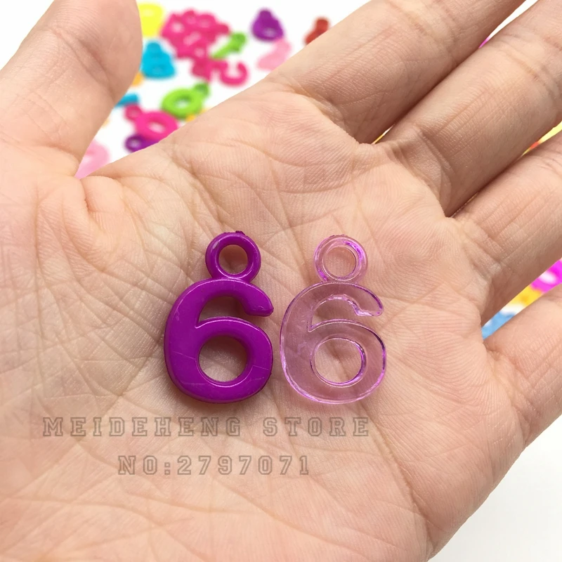 Meideheng конфет из акрила отверстие для подвешивания алфавитные бусины для изготовления ювелирных изделий детская арабскими цифрами цифровой кулон 100 шт./пакет