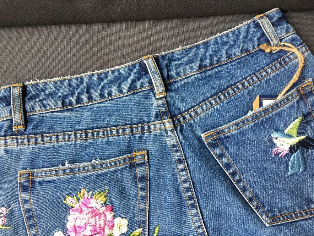 2017 Europe and the United States women\'s three-dimensional 3D heavy craft bird flowers before and after embroidery high waist Slim straight jeans large code system 46 yards (31)