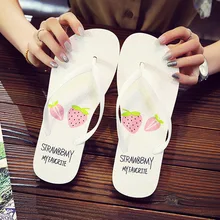 Летняя пляжная обувь с рисунком фруктов и клубники; женские сандалии-шлепанцы; женские шлепанцы; Вьетнамки; обувь на плоской подошве; женские шлепанцы