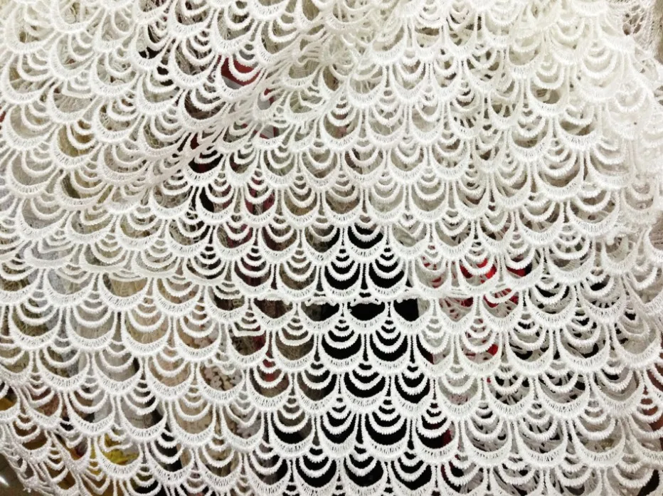 FREE SHIPPING high quality luxurious fish scale shape water soluble