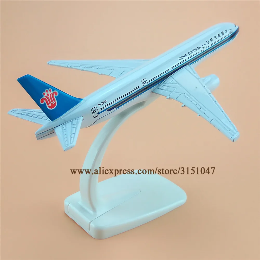  B777 B2058 (5)