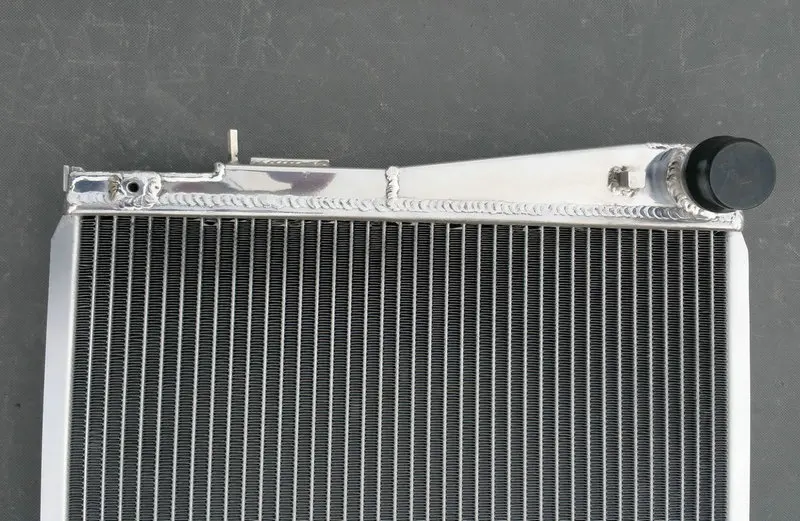 HIGH PERFORMANCE FULL ALUMINUM RADIATOR FOR 99-06 BMW 323 325 328 330 Z4 E46//E85
