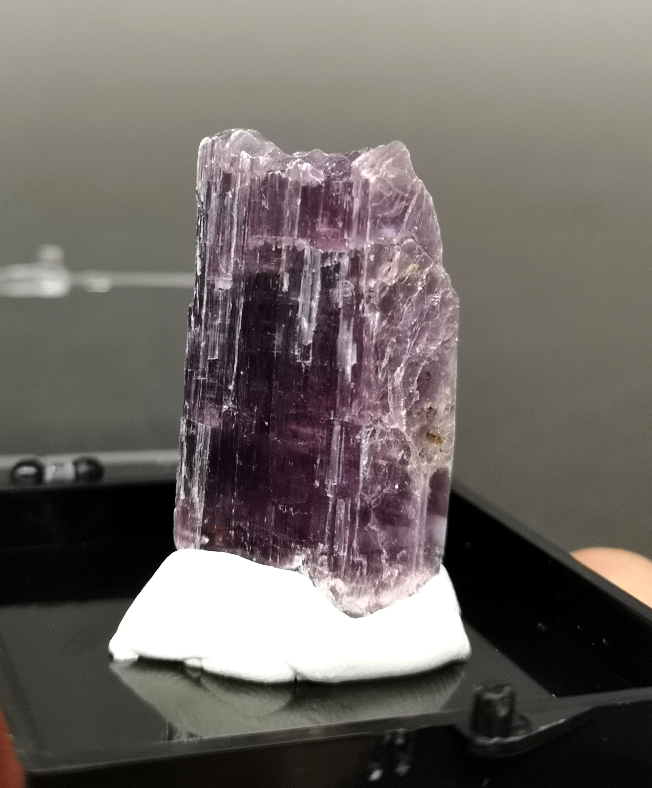 

100% Natural Violet crystal mineral specimen stone and crystal from China Send Box