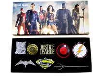 7 unids/set héroes DC la Liga de la justicia Superman pregunto mujer Batman Flash Aquaman modelo de Metal armas collar colgantes juguete