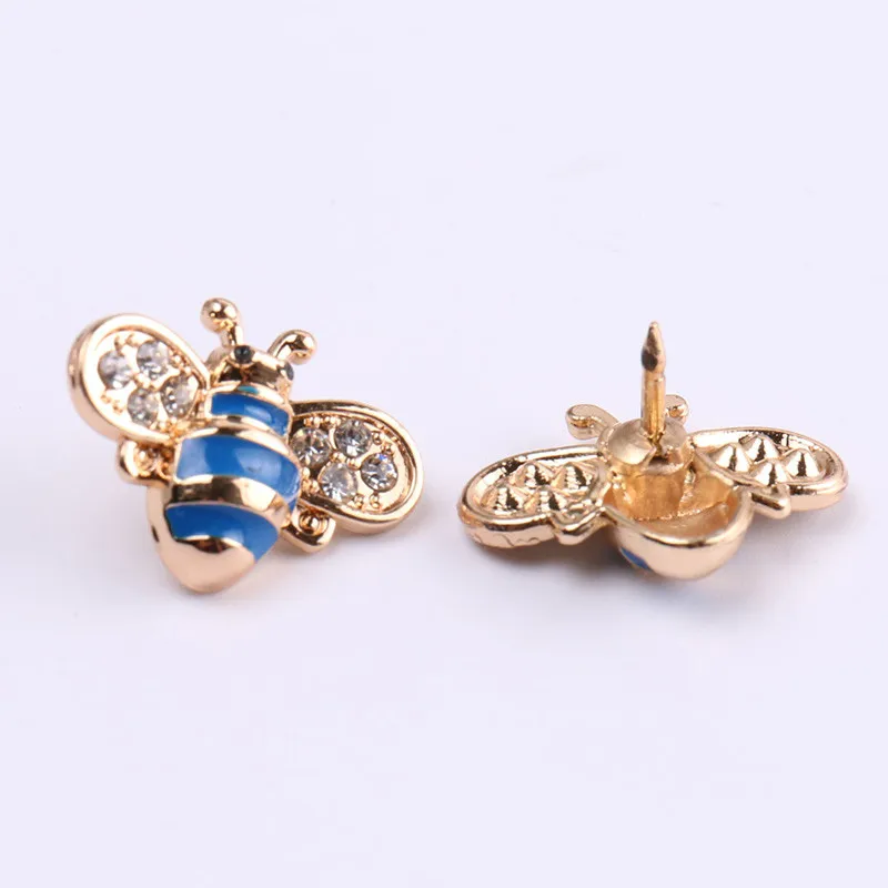 Bee Collar Pins1