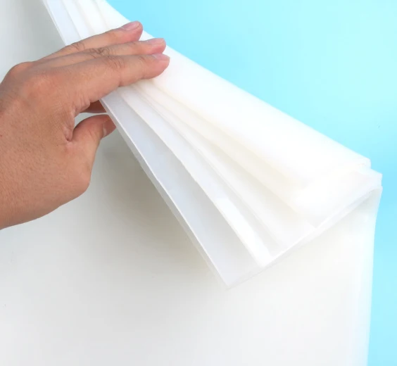 Ceny Arkusz gumy silikonowej 500*500mm przezroczysty przezroczysty podkładka pod talerz odporność na wysoką temperaturę 100% Virgin Silikon podkładka gumowa